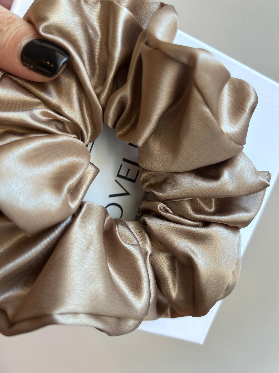 Μεταξωτά scrunchies